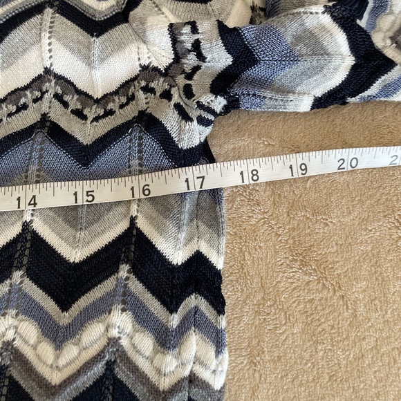 Alfred Dunner Zig Zag Striped V-Neck Sweater - Size M - Picture 6 of 12